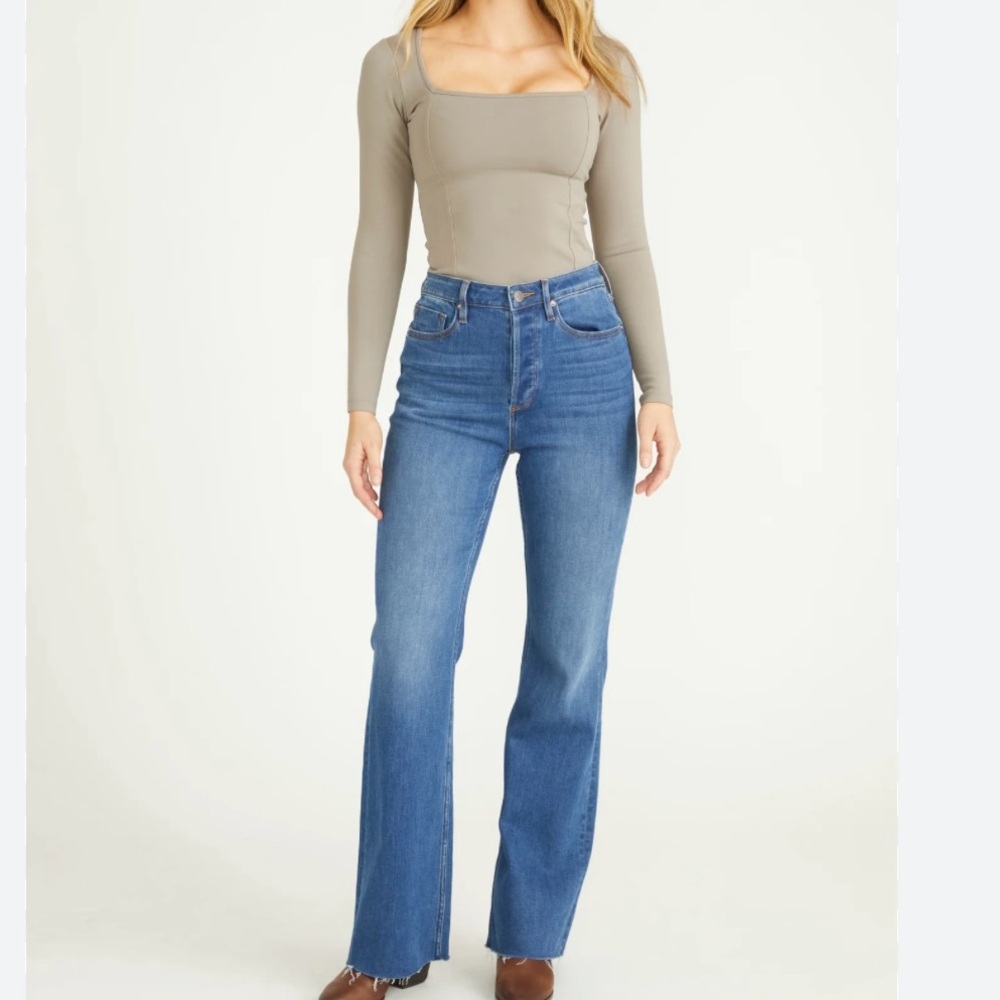 Vigoss Royce 70s stovepipe jeans. Darker wash.  Size 26. NWT